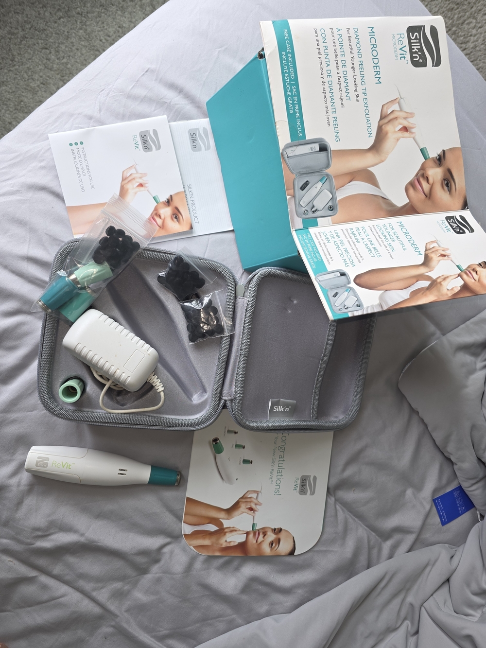Microderm Device in Teal and White - Women Skincare